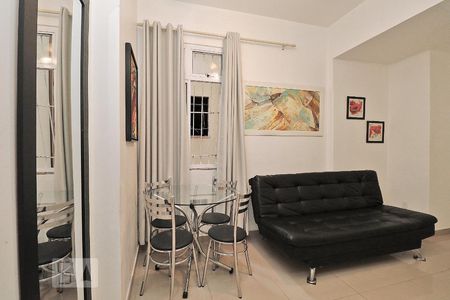 Sala. de apartamento para alugar com 1 quarto, 45m² em Copacabana, Rio de Janeiro