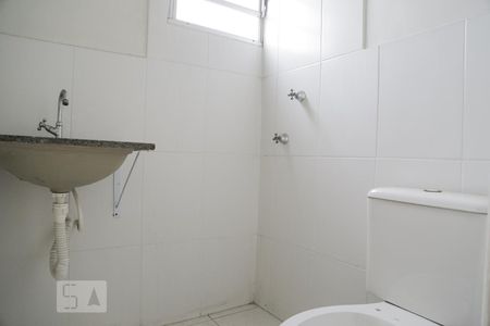 Banheiro  de apartamento à venda com 2 quartos, 48m² em Vila Mira, São Paulo