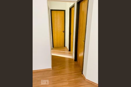 Corredor de apartamento para alugar com 3 quartos, 85m² em Vila Rosália, Guarulhos