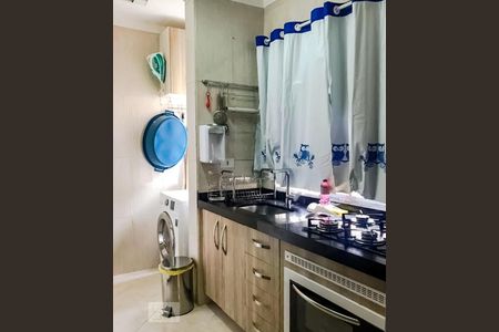 Cozinha de apartamento à venda com 2 quartos, 56m² em Jardim Adriana, Guarulhos