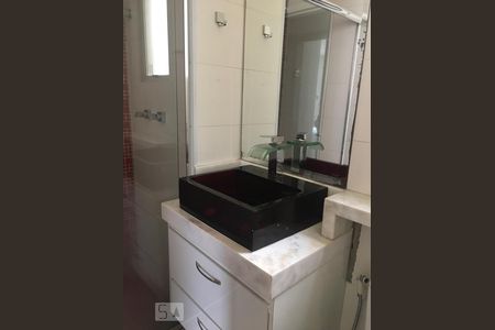 Banheiro de apartamento à venda com 3 quartos, 70m² em Cidade Patriarca, São Paulo