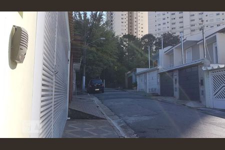 Vista Rua de casa de condomínio à venda com 4 quartos, 173m² em Campo Grande, São Paulo