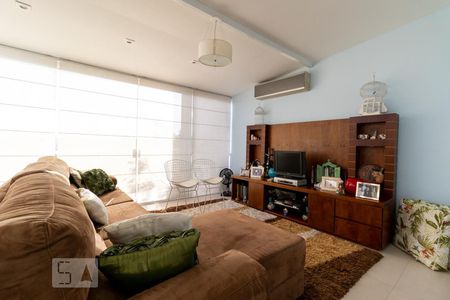 Sala de TV - na cobertura de apartamento à venda com 2 quartos, 198m² em Vila Madalena, São Paulo