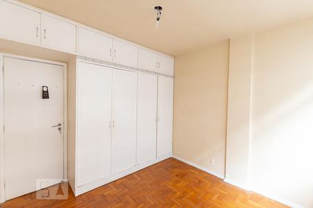 Quarto 1 de apartamento para alugar com 2 quartos, 60m² em Icaraí, Niterói