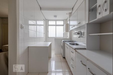 Cozinha de apartamento à venda com 1 quarto, 55m² em Higienópolis, Porto Alegre