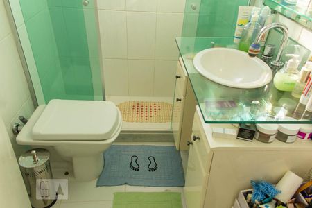 Apartamento à venda com 72m², 3 quartos e 1 vaga Apartamento à venda com 72m², 3 quartos e 1 vagaBanheiro