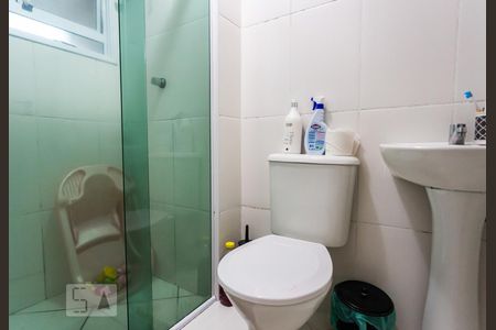 Banheiro de apartamento à venda com 2 quartos, 46m² em São Pedro, Osasco