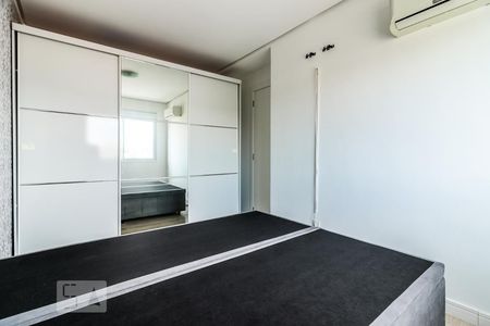 Quarto 1 de apartamento para alugar com 2 quartos, 51m² em Azenha, Porto Alegre