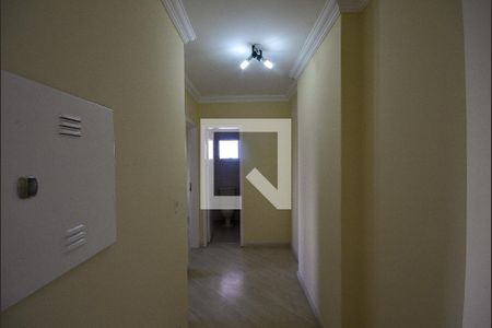 Corredor de apartamento à venda com 2 quartos, 70m² em Vila Firmiano Pinto, São Paulo