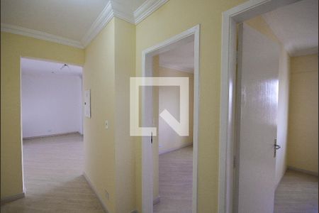 Corredor de apartamento à venda com 2 quartos, 70m² em Vila Firmiano Pinto, São Paulo