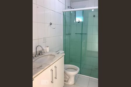 Banheiro social de apartamento à venda com 3 quartos, 75m² em Vila Progresso, Guarulhos