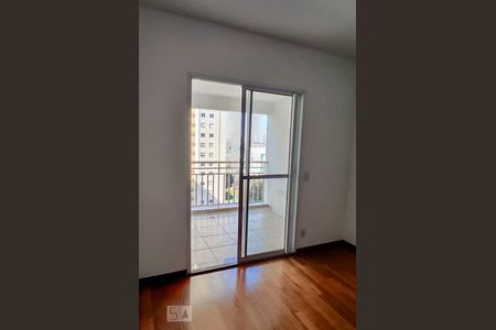 Sala de apartamento à venda com 3 quartos, 85m² em Jardim Tupanci, Barueri