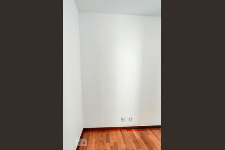 Quarto 1 de apartamento à venda com 3 quartos, 85m² em Jardim Tupanci, Barueri