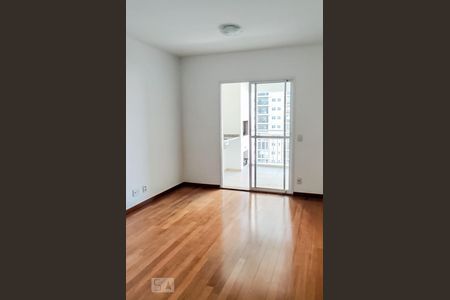 Sala de apartamento à venda com 3 quartos, 85m² em Jardim Tupanci, Barueri