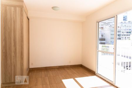 Sala/Quarto de kitnet/studio para alugar com 1 quarto, 28m² em Liberdade, São Paulo