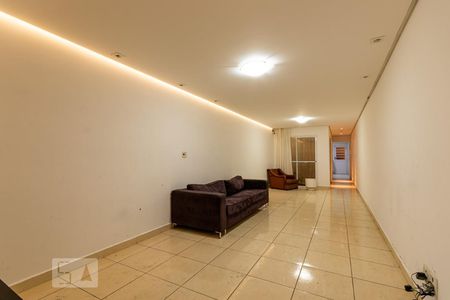 Sala de casa à venda com 3 quartos, 250m² em Vila Guilhermina, São Paulo