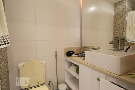 Banheiro suite  de apartamento à venda com 2 quartos, 75m² em Jacarepaguá, Rio de Janeiro