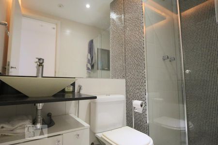 Banheiro Social de apartamento à venda com 2 quartos, 75m² em Jacarepaguá, Rio de Janeiro