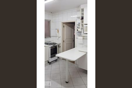 Cozinha de apartamento para alugar com 2 quartos, 115m² em Indianópolis, São Paulo