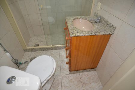 Banheiro de kitnet/studio para alugar com 1 quarto, 30m² em Centro, Rio de Janeiro