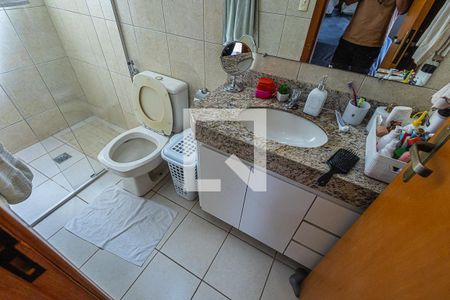 Banheiro da suite de apartamento à venda com 3 quartos, 184m² em Castelo, Belo Horizonte