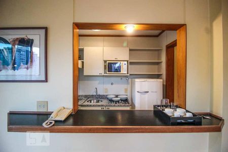 Cozinha de apartamento para alugar com 1 quarto, 45m² em Funcionários, Belo Horizonte