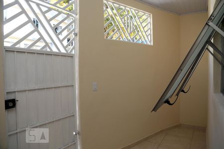 Hall de Entrada de casa para alugar com 2 quartos, 50m² em Parque Pinheiros, Taboão da Serra