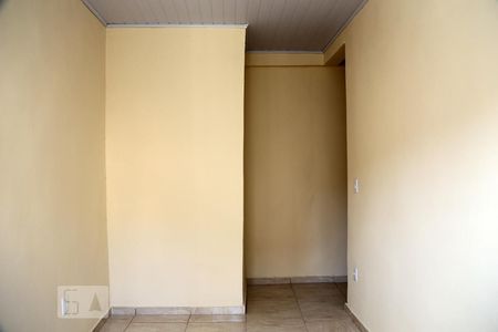 Quarto 1 de casa para alugar com 2 quartos, 50m² em Parque Pinheiros, Taboão da Serra