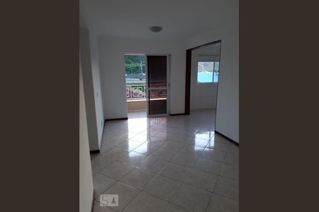 Sala de apartamento para alugar com 2 quartos, 65m² em Praia Comprida, São José