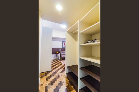 armarios de kitnet/studio para alugar com 1 quarto, 27m² em Centro Histórico, Porto Alegre