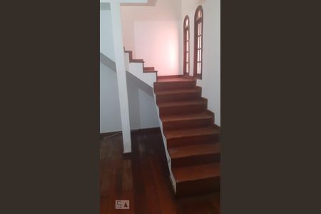 Escada de casa de condomínio para alugar com 2 quartos, 246m² em Engenho Novo, Rio de Janeiro