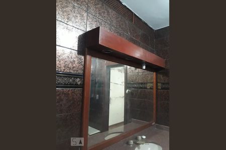 Banheiro das suítes de casa de condomínio para alugar com 2 quartos, 246m² em Engenho Novo, Rio de Janeiro