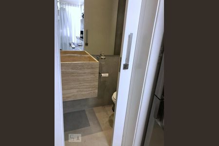 Banheiro de apartamento para alugar com 1 quarto, 68m² em Vila Nova Conceição, São Paulo