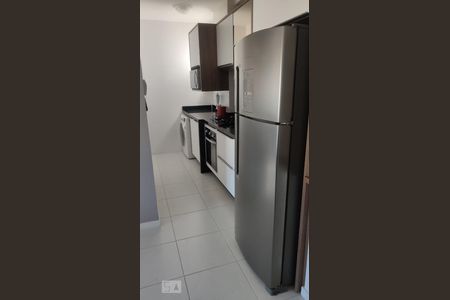 Cozinha de apartamento para alugar com 1 quarto, 53m² em Canasvieiras, Florianópolis