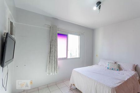 Quarto 2 de apartamento para alugar com 2 quartos, 59m² em Setor Oeste, Goiânia