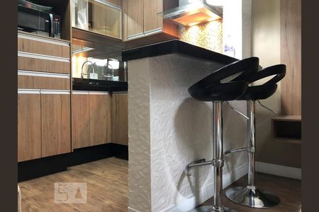 Cozinha de apartamento à venda com 2 quartos, 90m² em Vila Scarpelli, Santo André