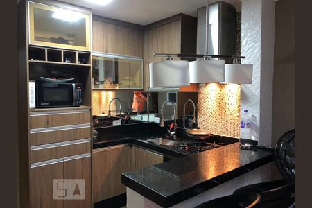 Cozinha de apartamento à venda com 2 quartos, 90m² em Vila Scarpelli, Santo André