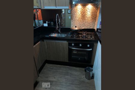 Cozinha de apartamento à venda com 2 quartos, 90m² em Vila Scarpelli, Santo André