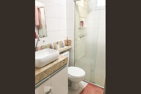 Banheiro de apartamento para alugar com 2 quartos, 51m² em Quarta Parada, São Paulo