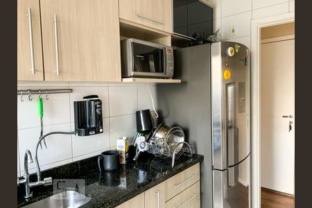 Cozinha de apartamento para alugar com 2 quartos, 51m² em Quarta Parada, São Paulo