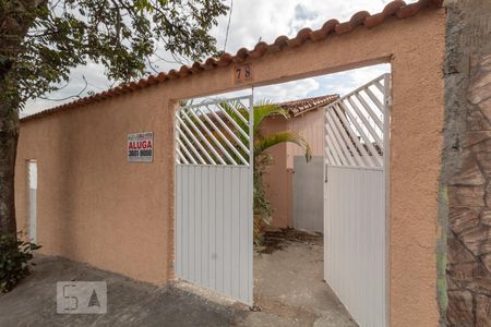 Casa à venda com 100m², 3 quartos e 4 vagas Casa à venda com 100m², 3 quartos e 4 vagasFachada