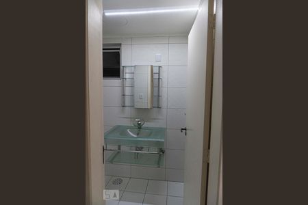 Banheiro de apartamento à venda com 1 quarto, 55m² em Ouro Branco, Novo Hamburgo