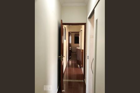 Corredor de casa para alugar com 2 quartos, 160m² em Vila Gomes Cardim, São Paulo