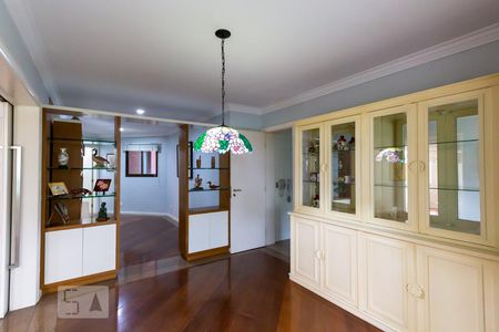 Sala de apartamento para alugar com 4 quartos, 225m² em Jardim Fonte do Morumbi, São Paulo