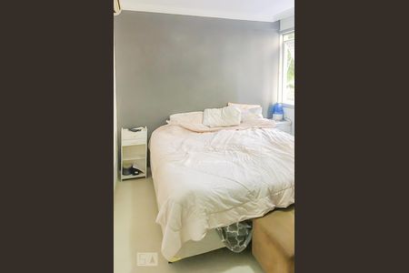 Suíte  de apartamento para alugar com 2 quartos, 98m² em Indianópolis, São Paulo