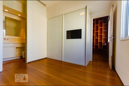 Suíte 1 de apartamento para alugar com 2 quartos, 70m² em Leblon, Rio de Janeiro