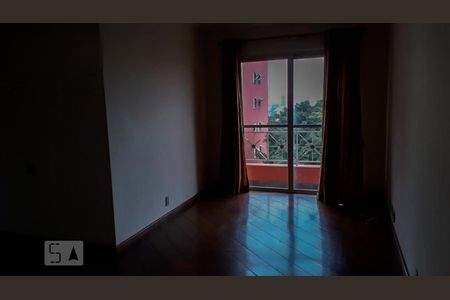 Sala de apartamento para alugar com 3 quartos, 70m² em Vila Firmiano Pinto, São Paulo