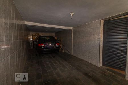 garagem entrada principal de casa para alugar com 4 quartos, 252m² em Vila Guilherme, São Paulo