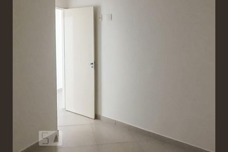 Quarto 2 de apartamento para alugar com 2 quartos, 68m² em Jardim Tupanci, Barueri