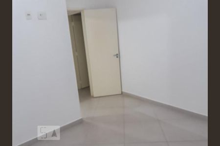 Suíte de apartamento para alugar com 2 quartos, 68m² em Jardim Tupanci, Barueri